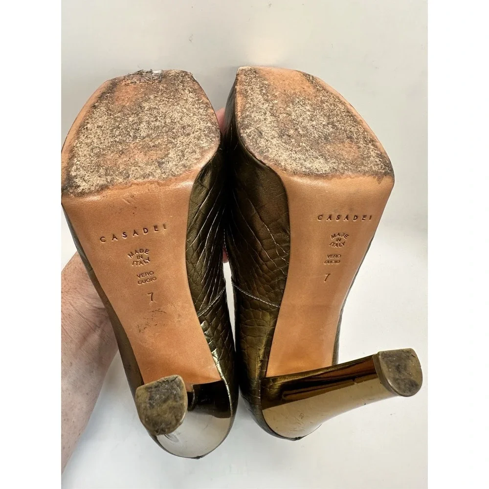 Casadei Made In Italy Croc Embossed Gold Leather Peep‎ toe Pumps 7